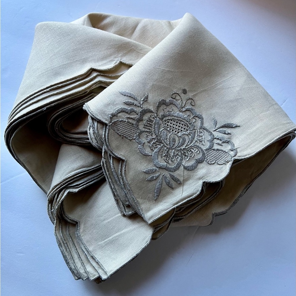 Linen embroidered napkins
